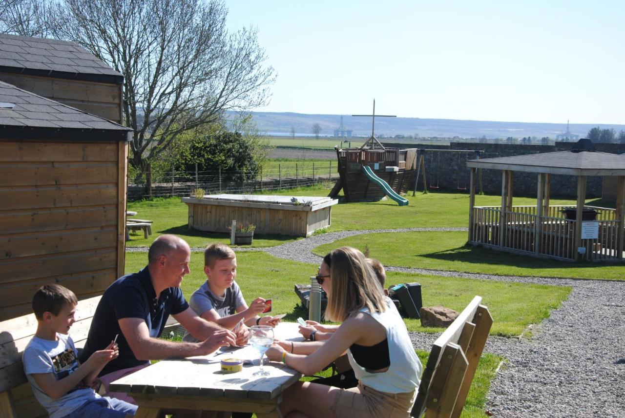 Delny Glamping And Farm Animals Hotel Invergordon Eksteriør billede