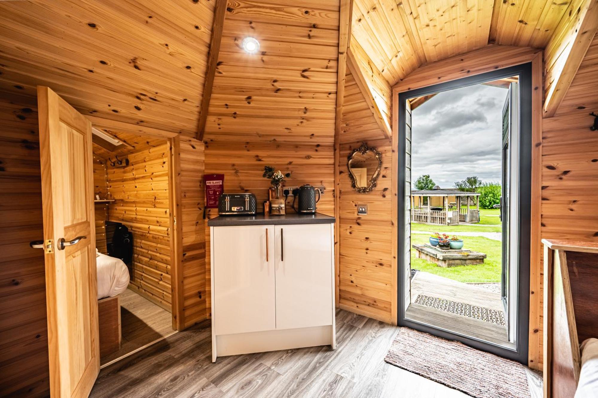 Delny Glamping And Farm Animals Hotel Invergordon Eksteriør billede